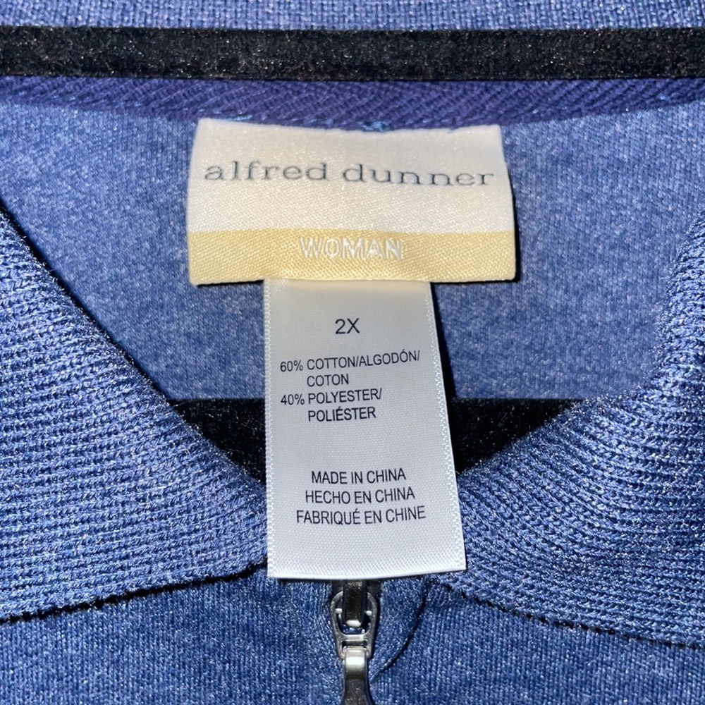 NWT Alfred Dunner Spliced Embroidered Top - Denim Blue - Size 2X - Picture 8 of 12